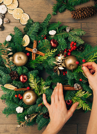 Atelier créatif – Couronne et Décorations de Noël - team building ou atelier adulte