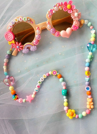 Atelier créatif – Chaîne de lunettes perlée - événement pop up store, influence ...